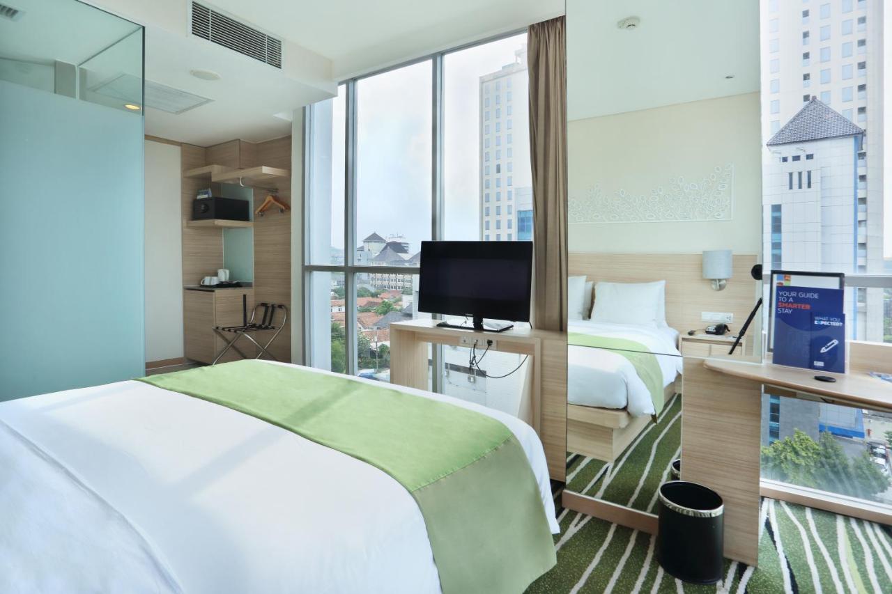 Holiday Inn Express Semarang Simpang Lima, an IHG Hotel Bagian luar foto