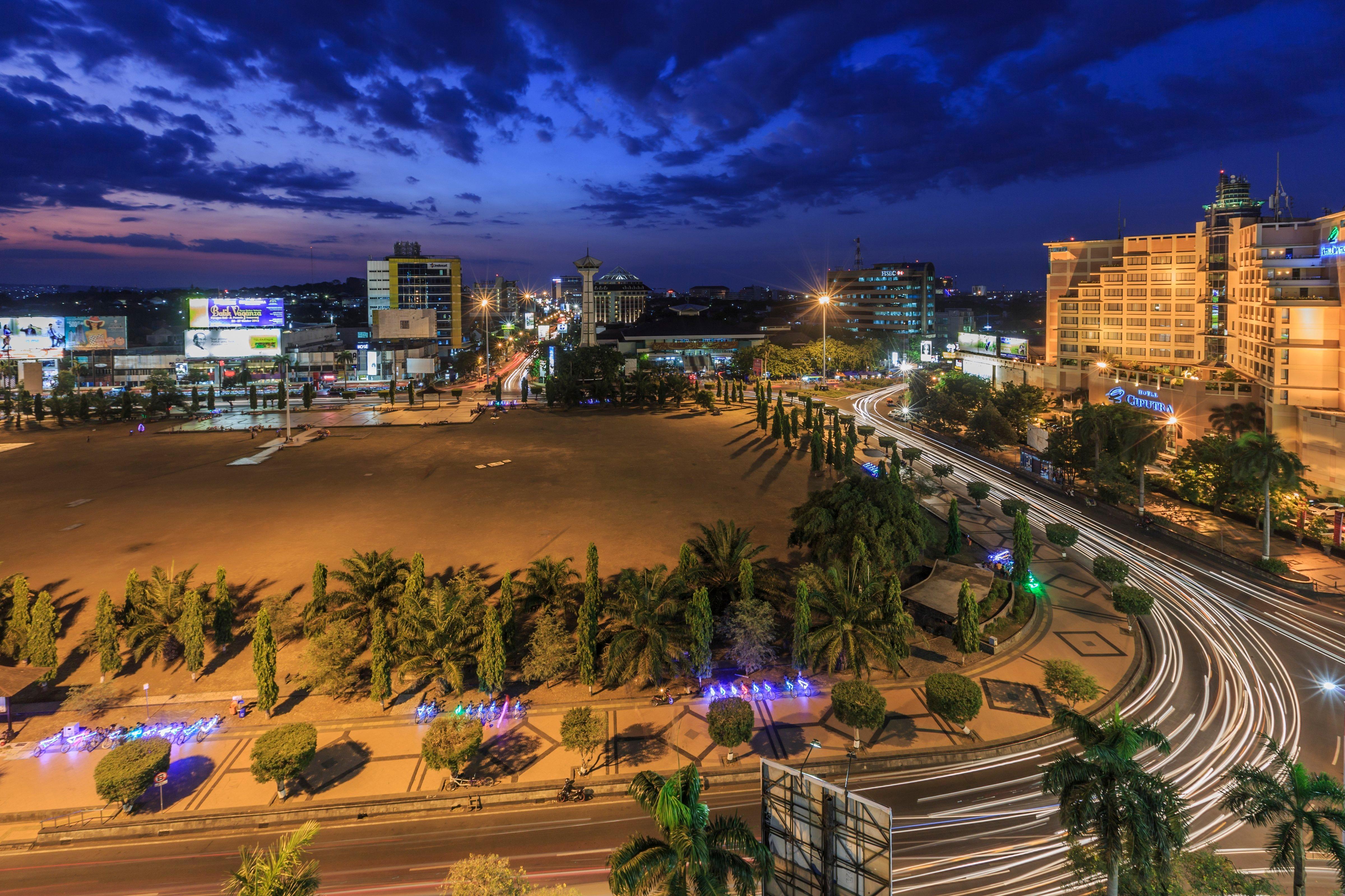 Holiday Inn Express Semarang Simpang Lima, an IHG Hotel Bagian luar foto