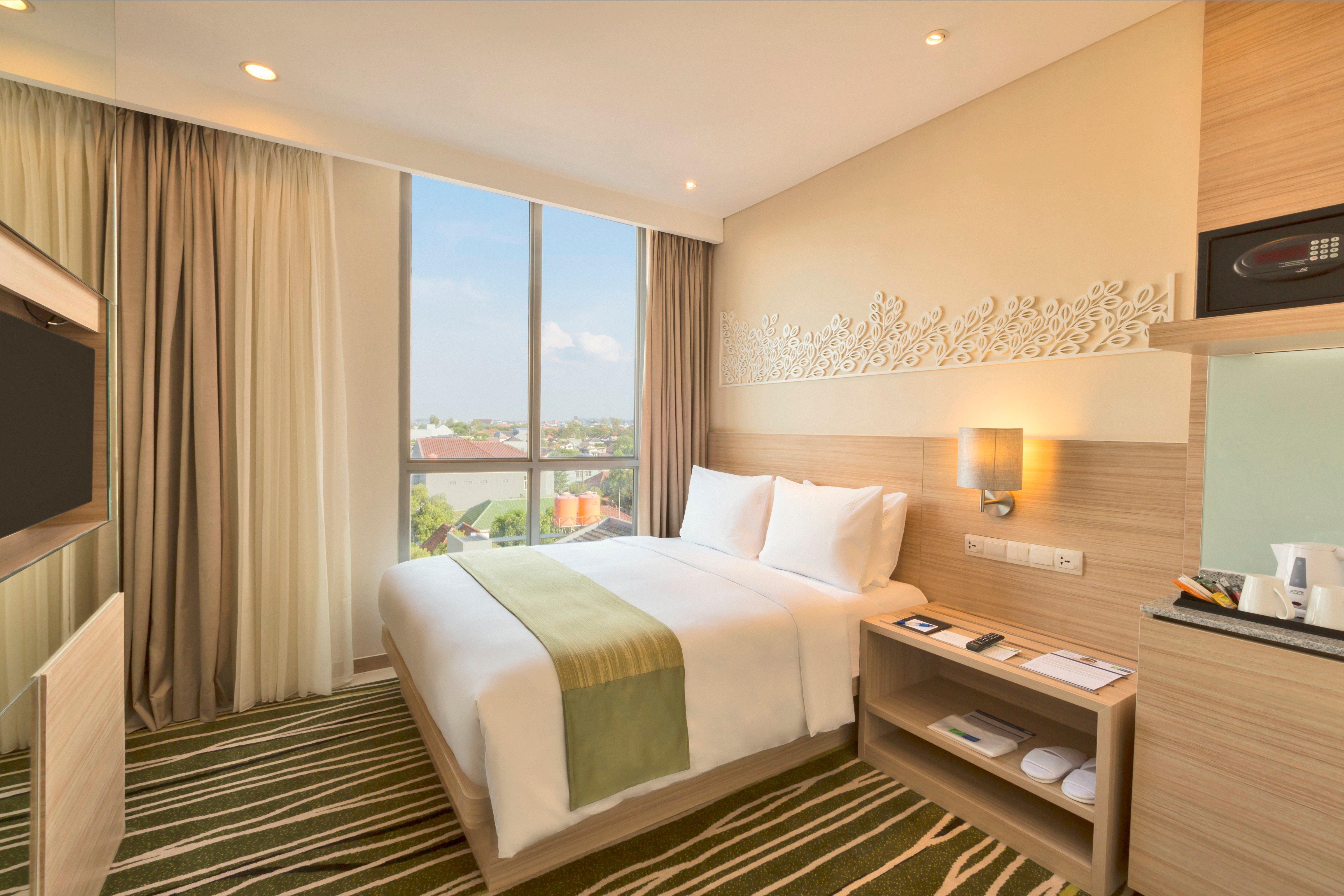 Holiday Inn Express Semarang Simpang Lima, an IHG Hotel Bagian luar foto