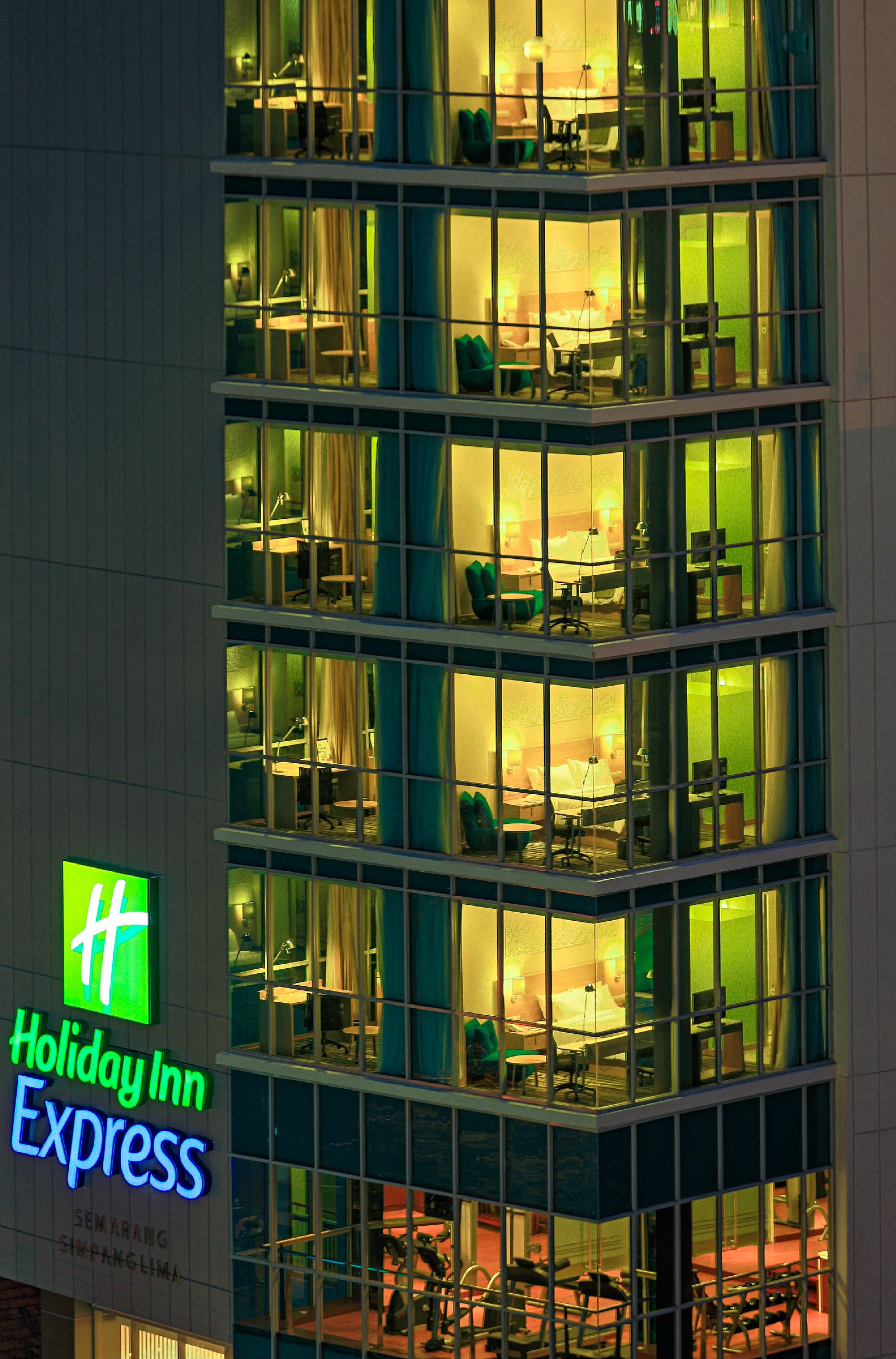 Holiday Inn Express Semarang Simpang Lima, an IHG Hotel Bagian luar foto